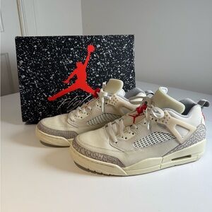 Mens Nike Jordan Spizike Low Top Sneakers in Cream and Gray 10.5